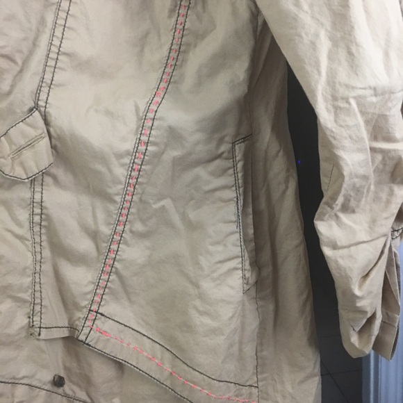 Women’s Casual Shirt with Layer and Button Details - Picture 3 of 6